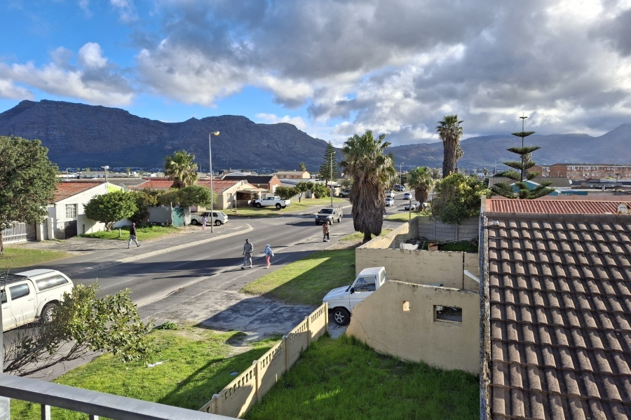 9 Bedroom Property for Sale in Lavender Hill Western Cape